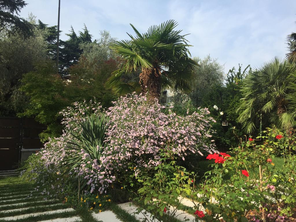 Villa Arzilla Desenzano del Garda Exterior photo